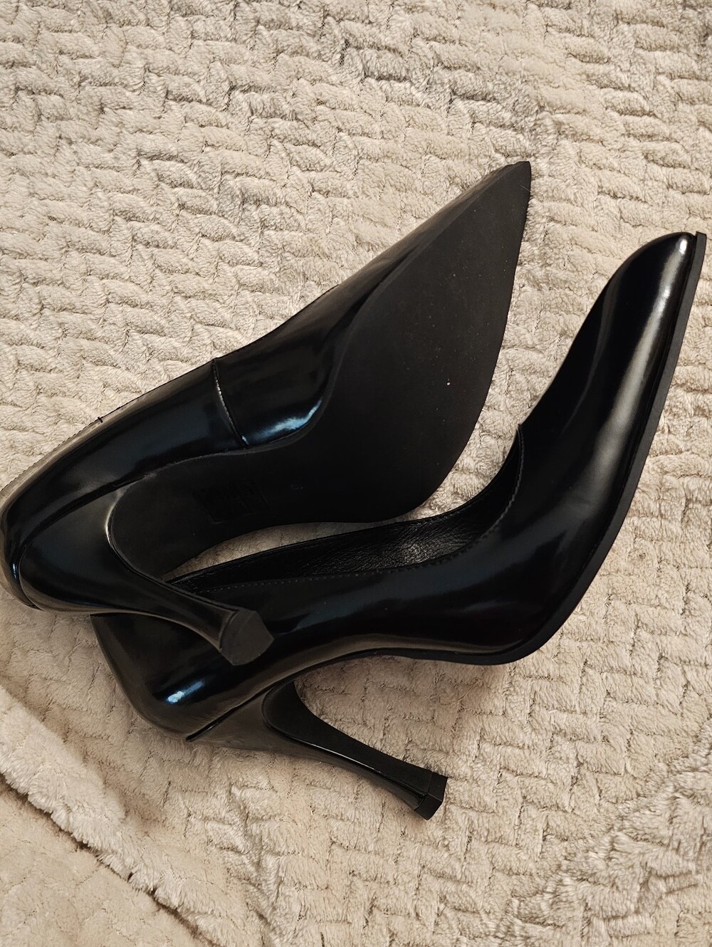Jeffrey Campbell Size 8 Classic Black Patent Heels - Picture 2 of 4